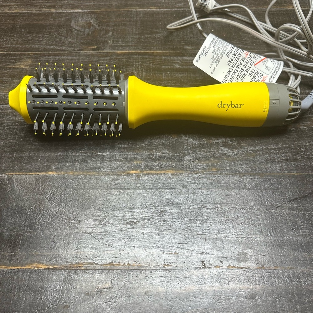 Drybar Vibrant Yellow Styling Brush